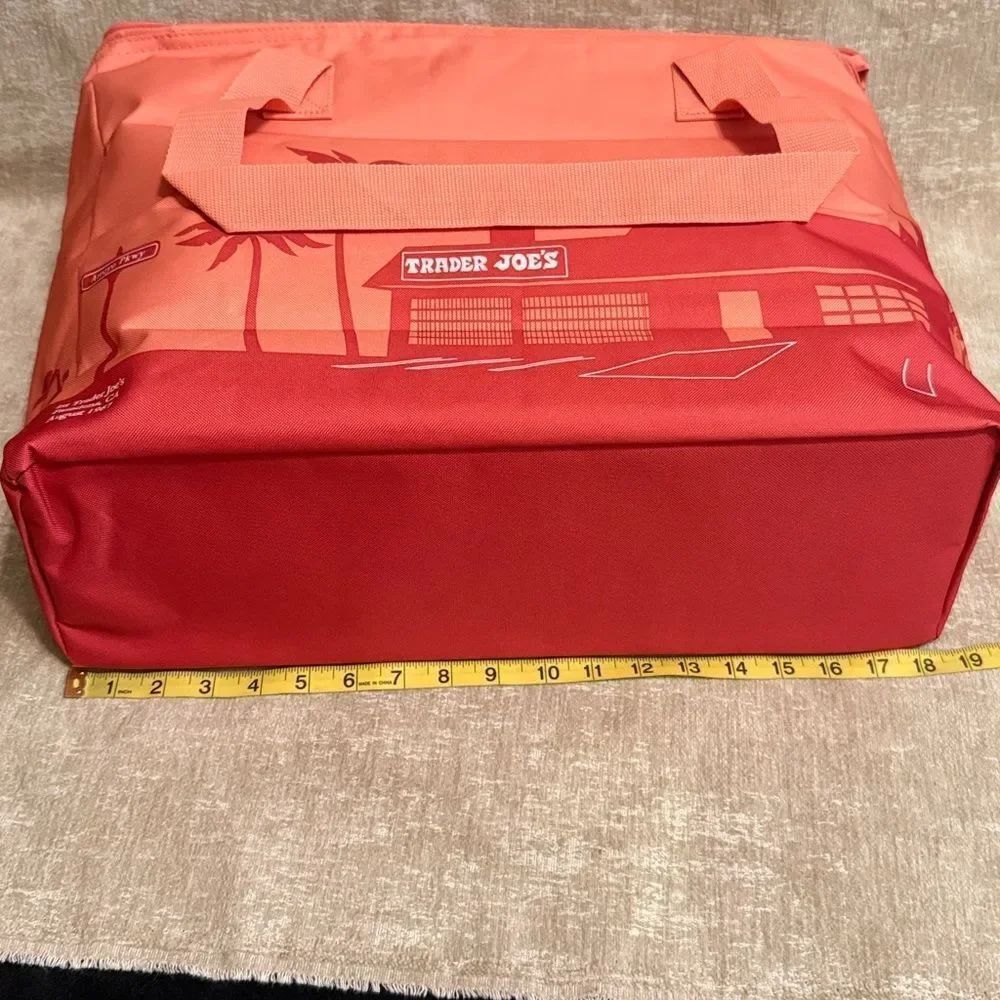 Trader Joe's Large Insulated Bag in Peach - Picture 6 of 11